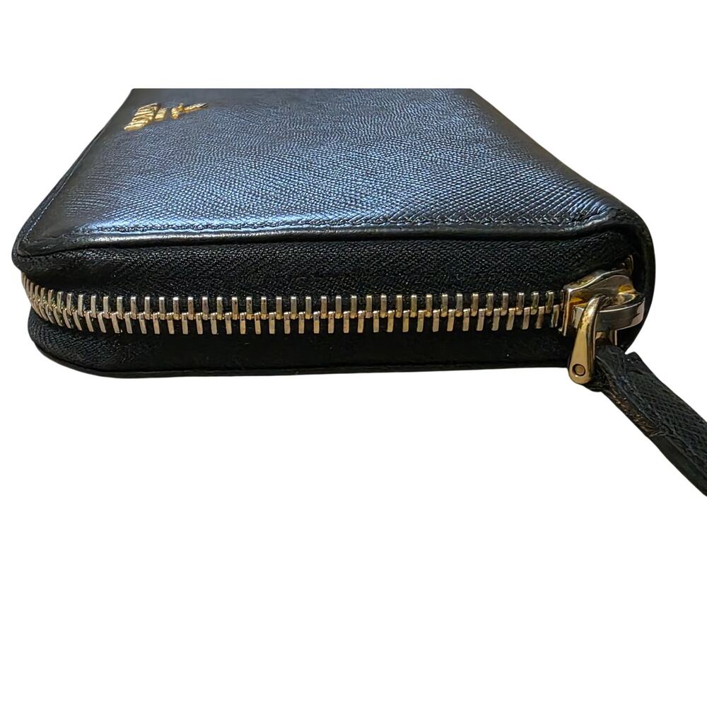 Prada Large Saffiano Leather Wallet. - Picture 5 of 16